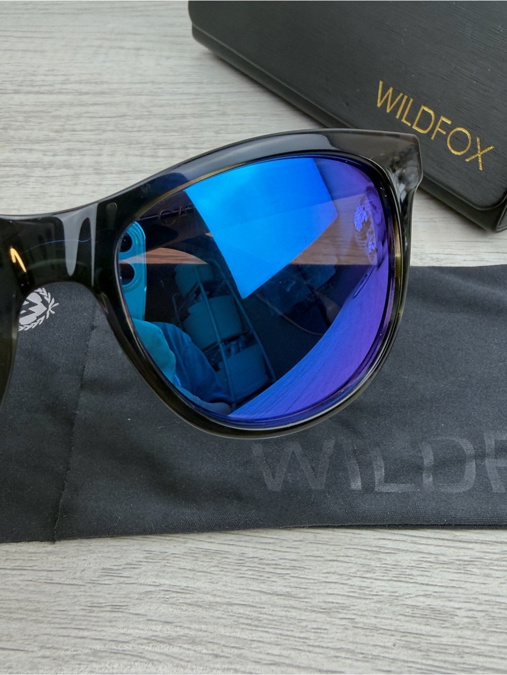 Wildfox Catfarer Sunglasses Blue Mirror Lenses - Picture 13 of 13